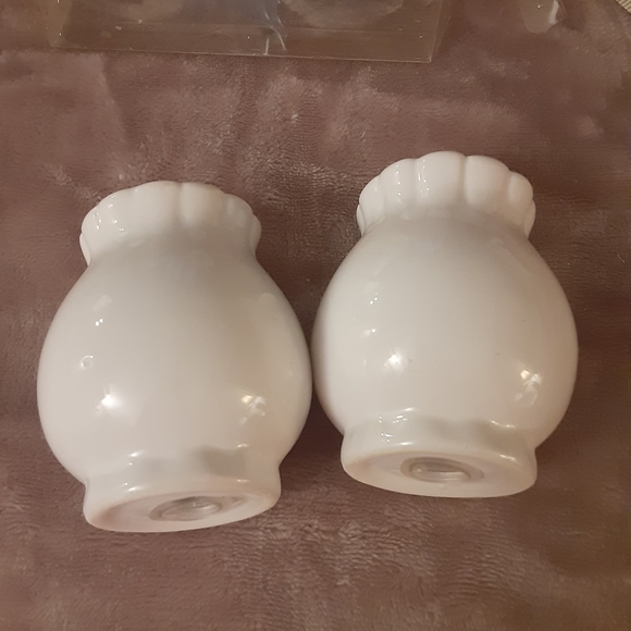 Christmas Salt and Pepper Shaker Set - Picture 5 of 7